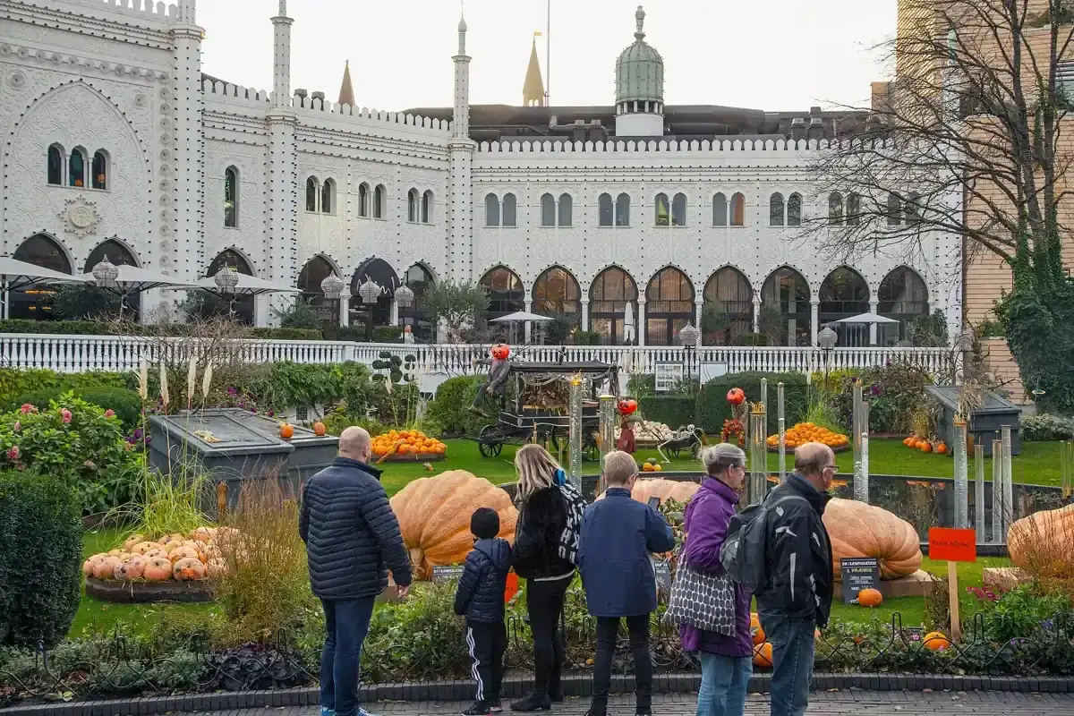 Dýně před palácem Nimb během Halloweenu v Tivoli